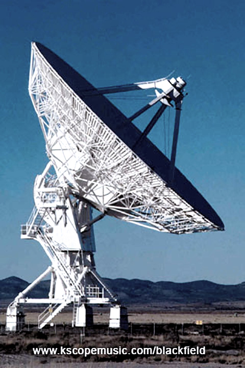 Blackfiled IV: Aviv Geffen toma el control (con una pequeña ayuda de sus amigos)